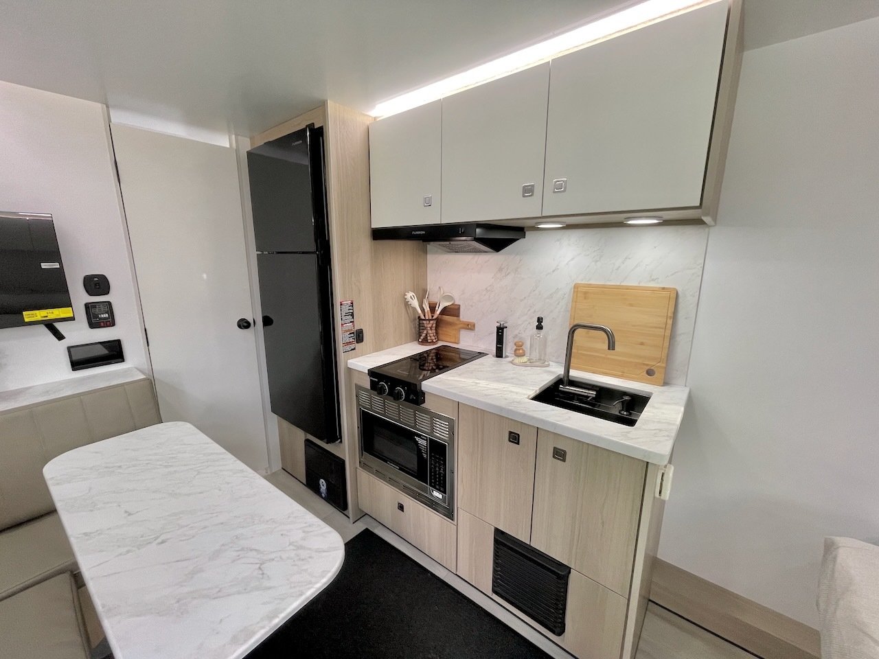 Interior Kitchen & Booth