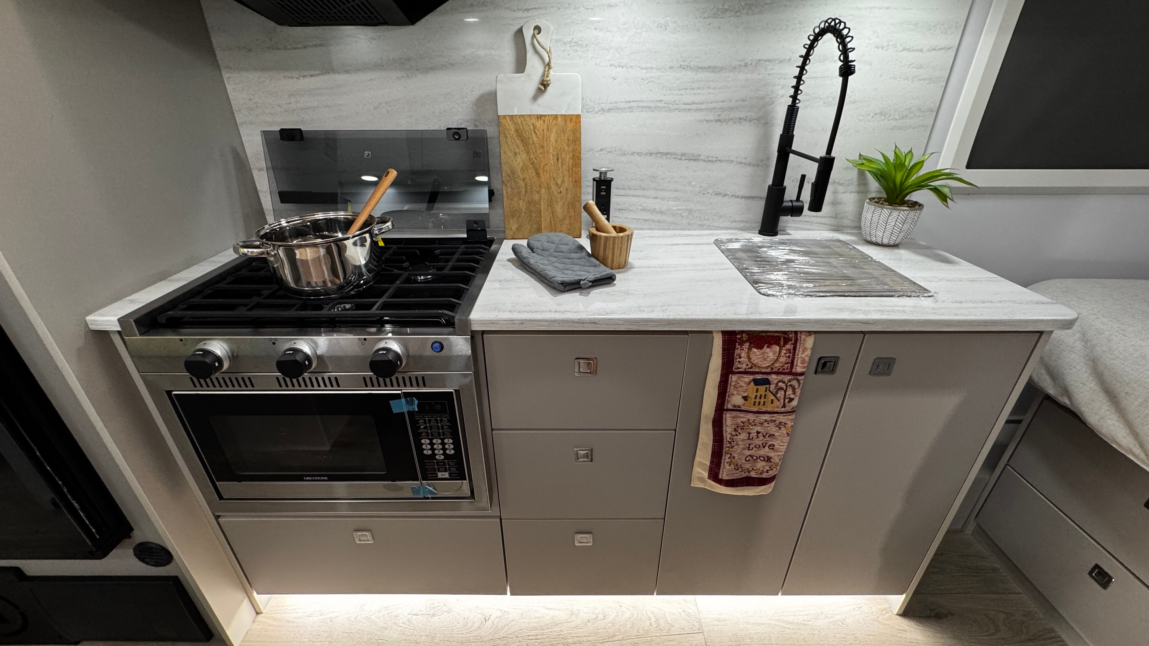 PauseStealthInterior-15