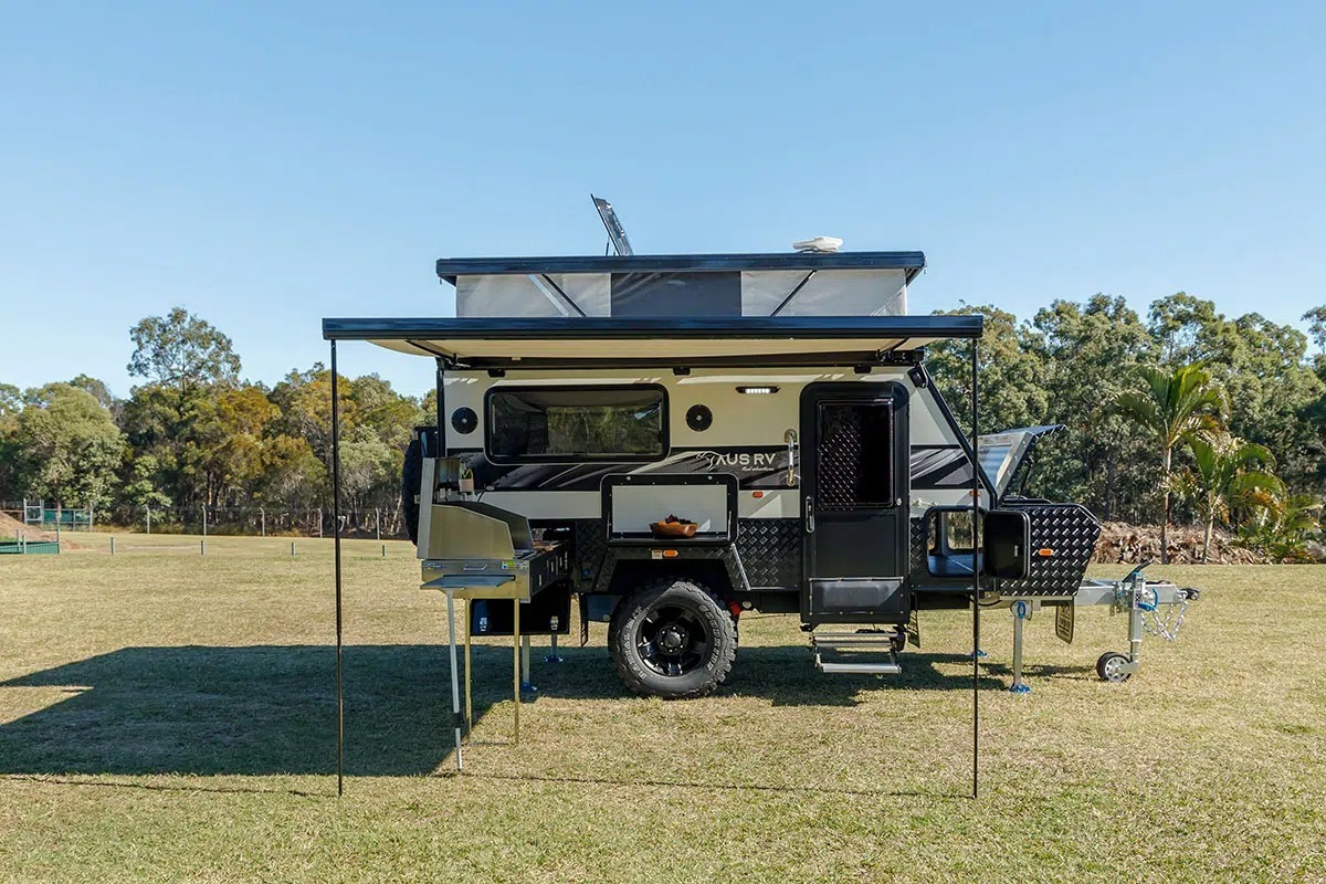 XT11-offroad-caravan-external-fe