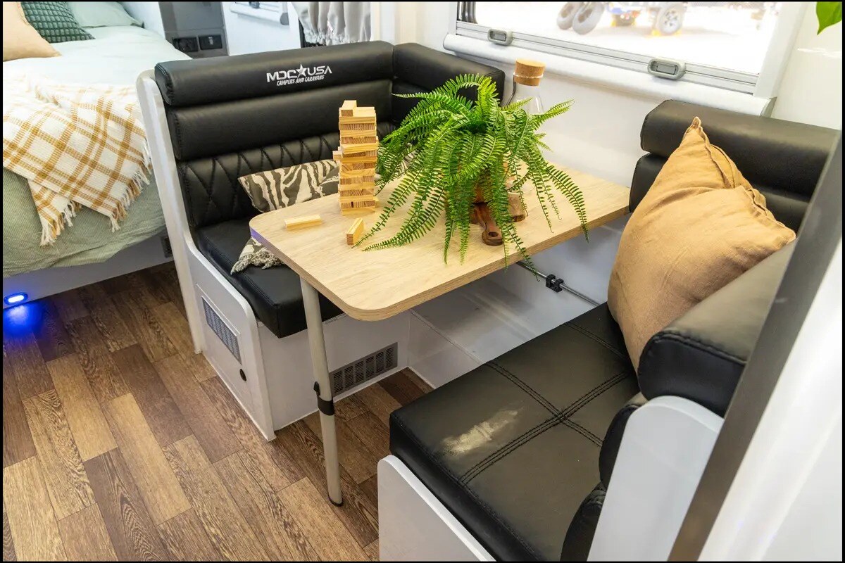 XT16HR-Island-OGE-Interior-CR6_8 (1)