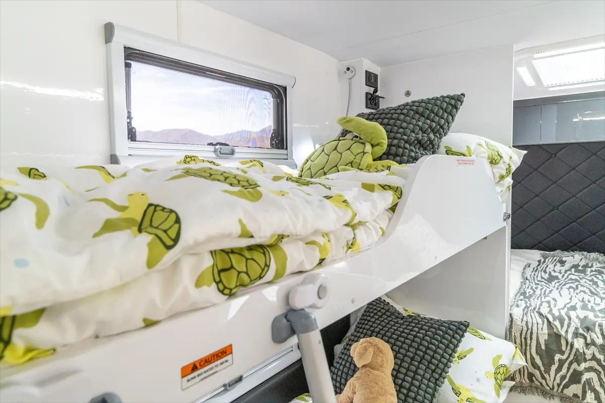 XT17HRT-Family-OGE-Interior-CR6 (12)