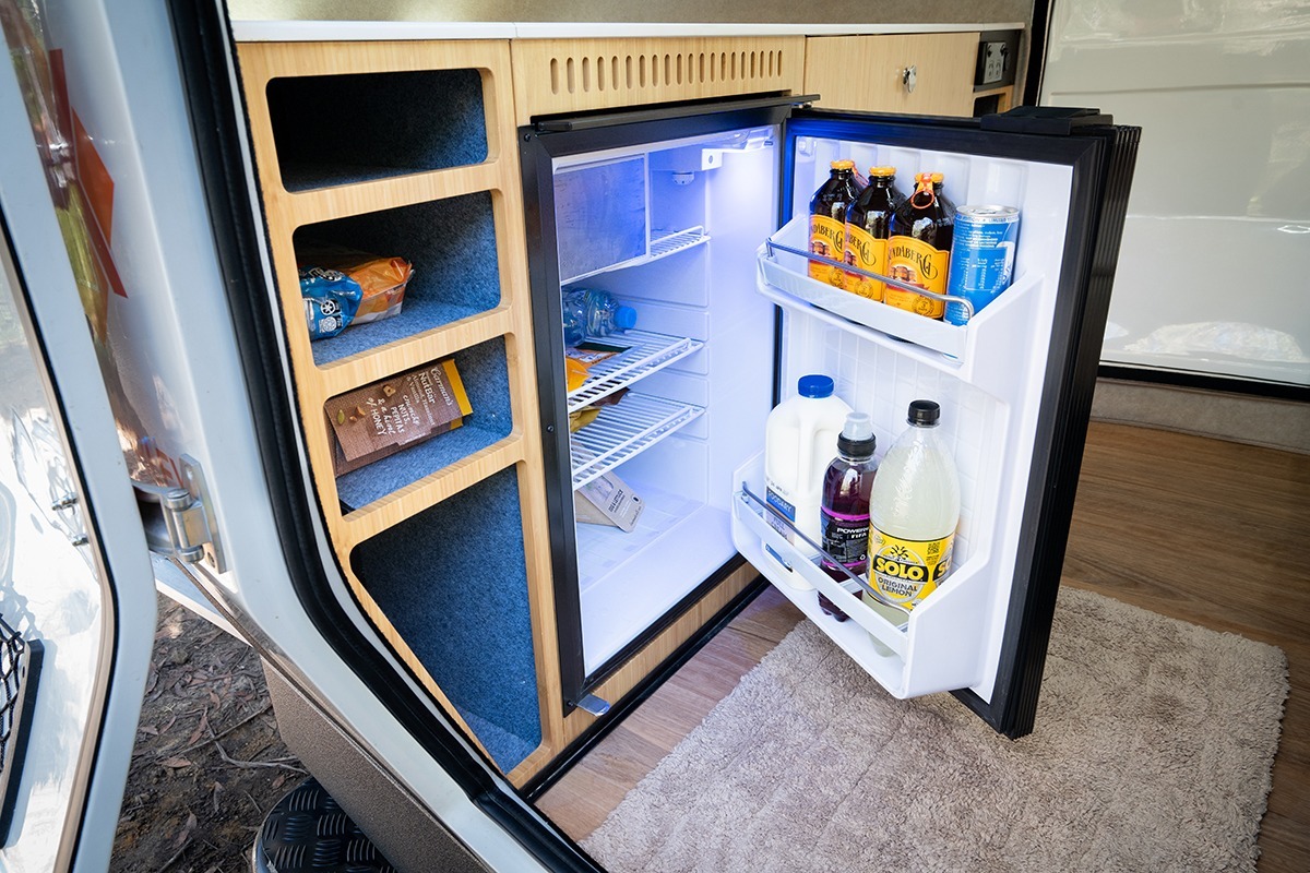 teardrop-kube-camper-12V-fridge
